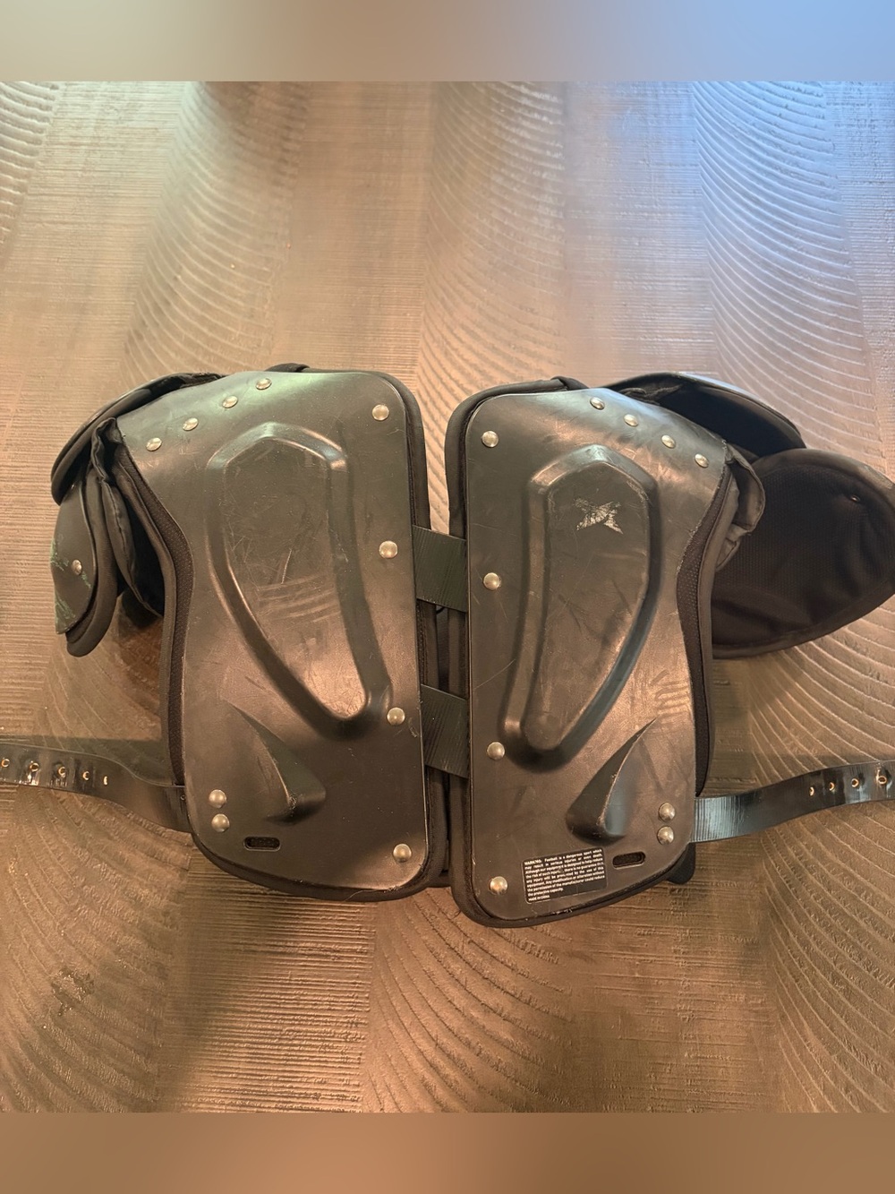 Xenith Flyte Youth Large Football Shoulder Pads Black - Picture 2 of 2